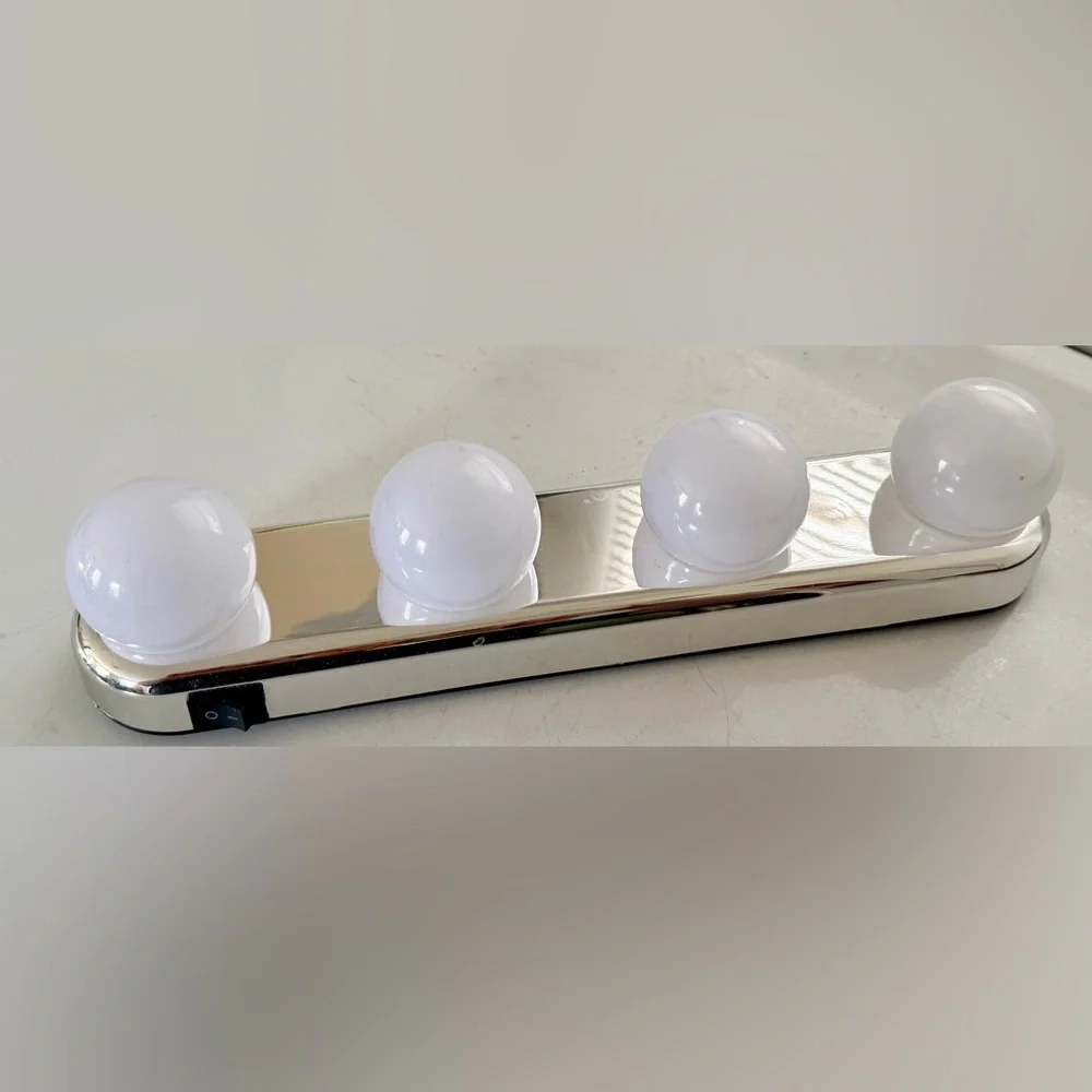 Vanity light